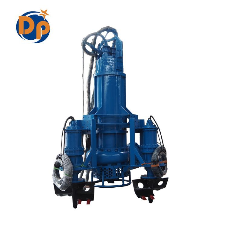 Submersible sand pump with agitator